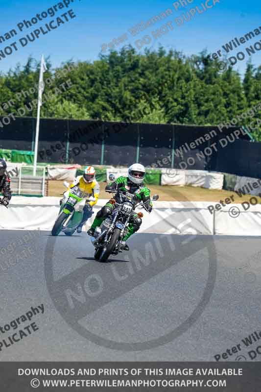 Vintage motorcycle club;eventdigitalimages;mallory park;mallory park trackday photographs;no limits trackdays;peter wileman photography;trackday digital images;trackday photos;vmcc festival 1000 bikes photographs